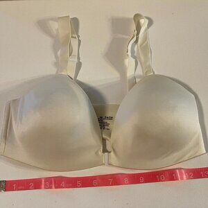 barely there Bra Large White Front closure Wirefree